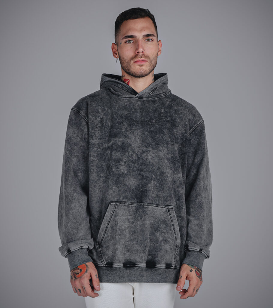 Poleron Minimalista Club Esencial Negro Washed
