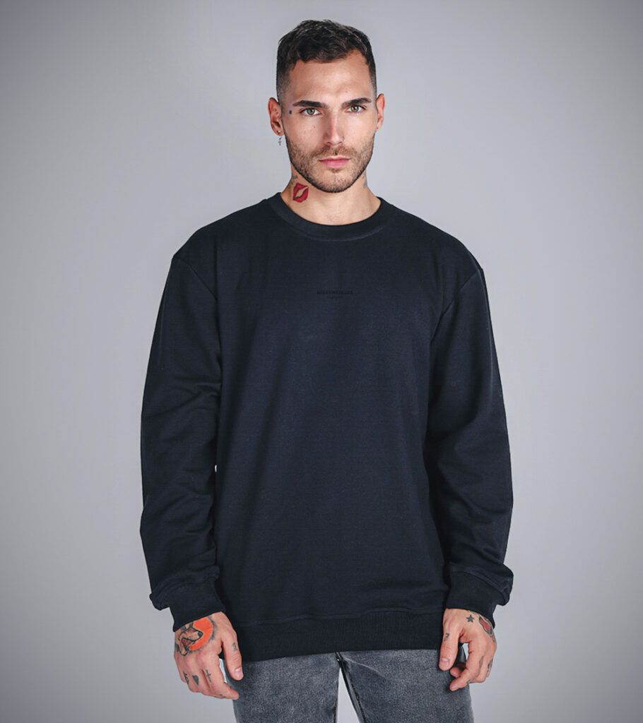 Poleron Basic Minimalista Negro Esencial