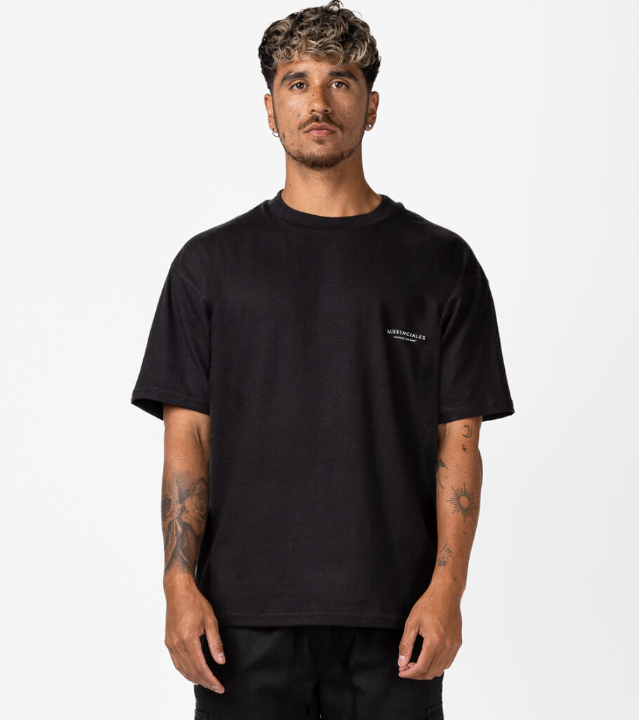 Polera Oversize Negra Concepto Vintage
