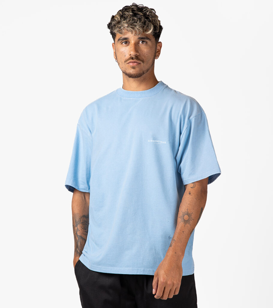 Polera Oversize Celeste Frío Concepto Vintage